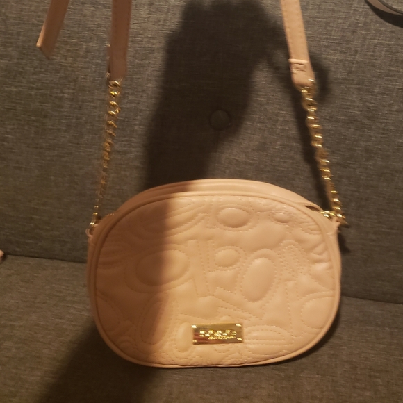 BeBe Pink Hand Bag With Gold Chain On The Strap - Picture 2 of 7